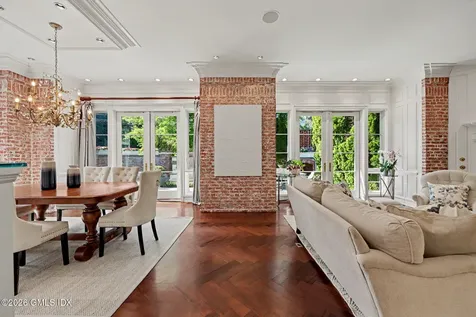 212 Milbank Avenue Greenwich CT 06830