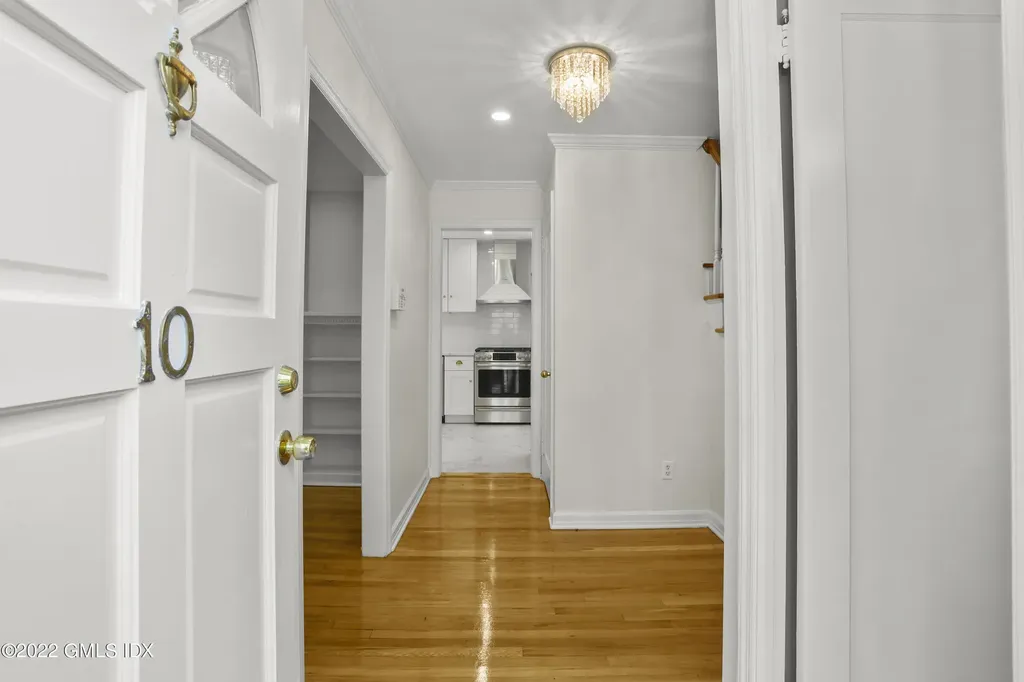 10 Macarthur Drive Old Greenwich CT 06870
