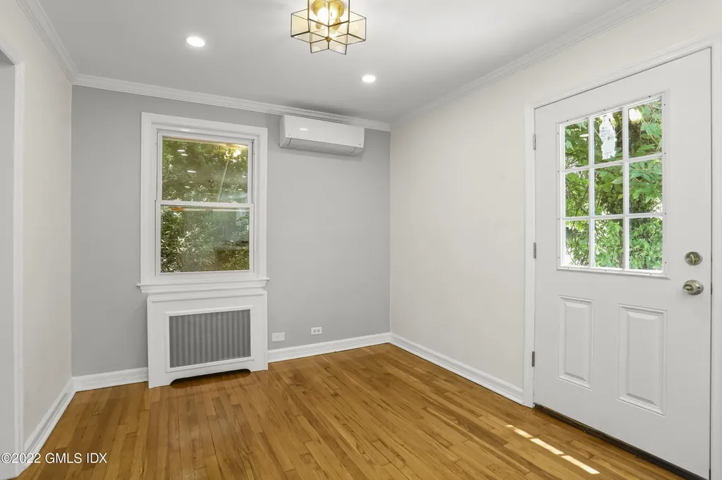 10 Macarthur Drive Old Greenwich CT 06870