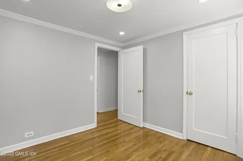 10 Macarthur Drive Old Greenwich CT 06870