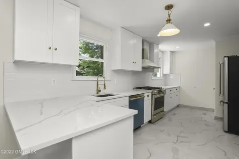 10 Macarthur Drive Old Greenwich CT 06870