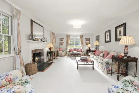 12 Norton Lane Old Greenwich CT 06870