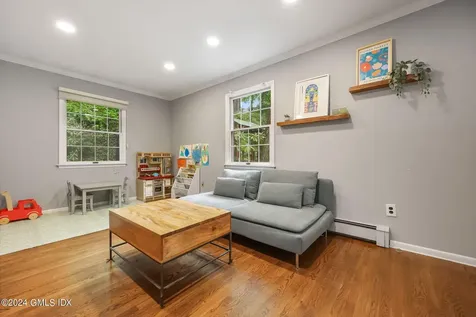 25 Center Drive Old Greenwich CT 06870