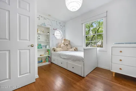 25 Center Drive Old Greenwich CT 06870