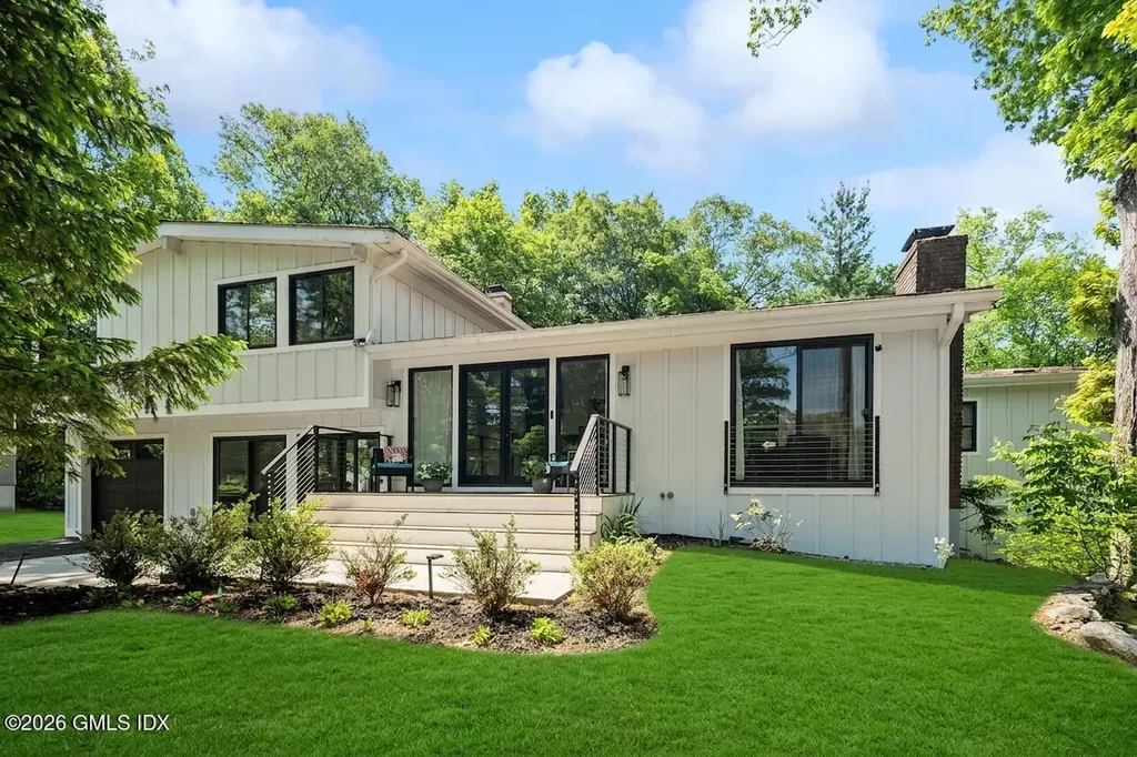 1 Crawford Terrace Riverside CT 06878