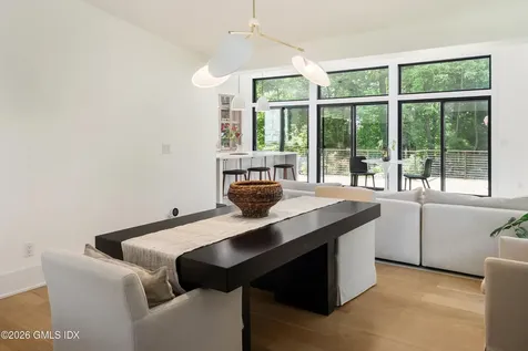 1 Crawford Terrace Riverside CT 06878