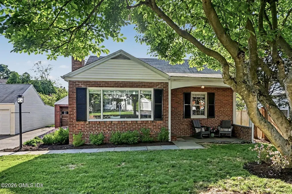 14 Spezzano Drive Riverside CT 06878