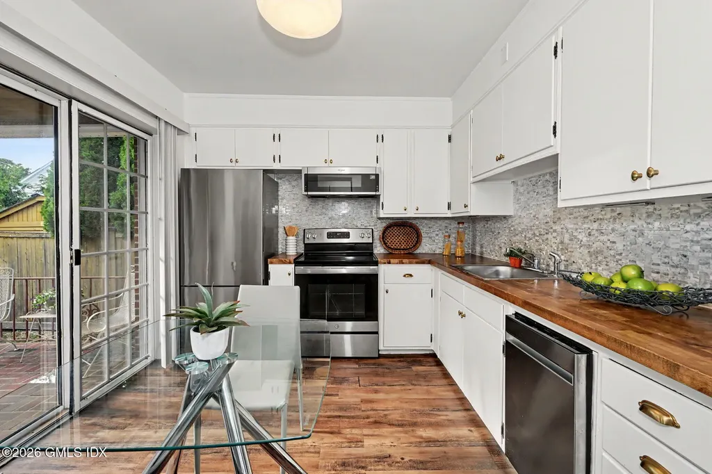 14 Spezzano Drive Riverside CT 06878
