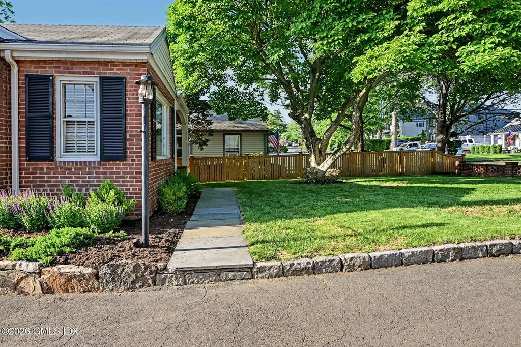 14 Spezzano Drive Riverside CT 06878