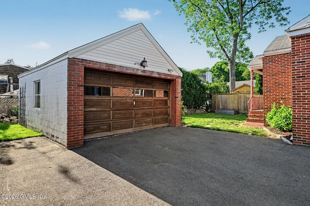 14 Spezzano Drive Riverside CT 06878