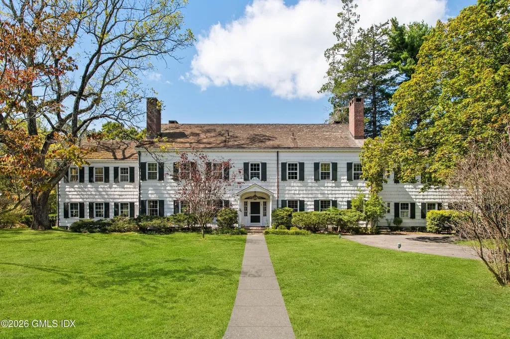 Greenwich CT, 122 Round Hill Road