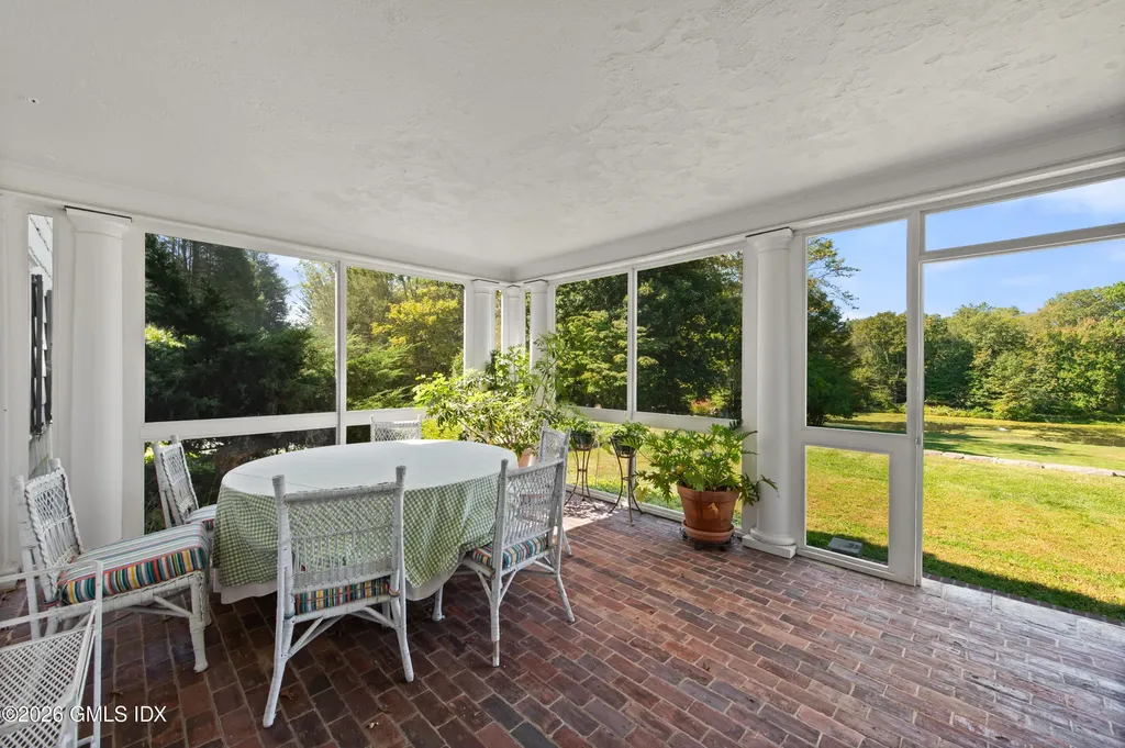 122 Round Hill Road Greenwich CT 06831