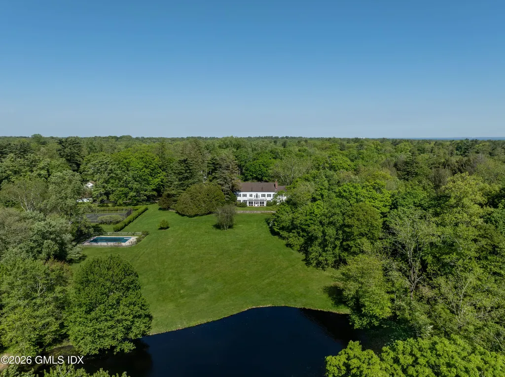 122 Round Hill Road Greenwich CT 06831