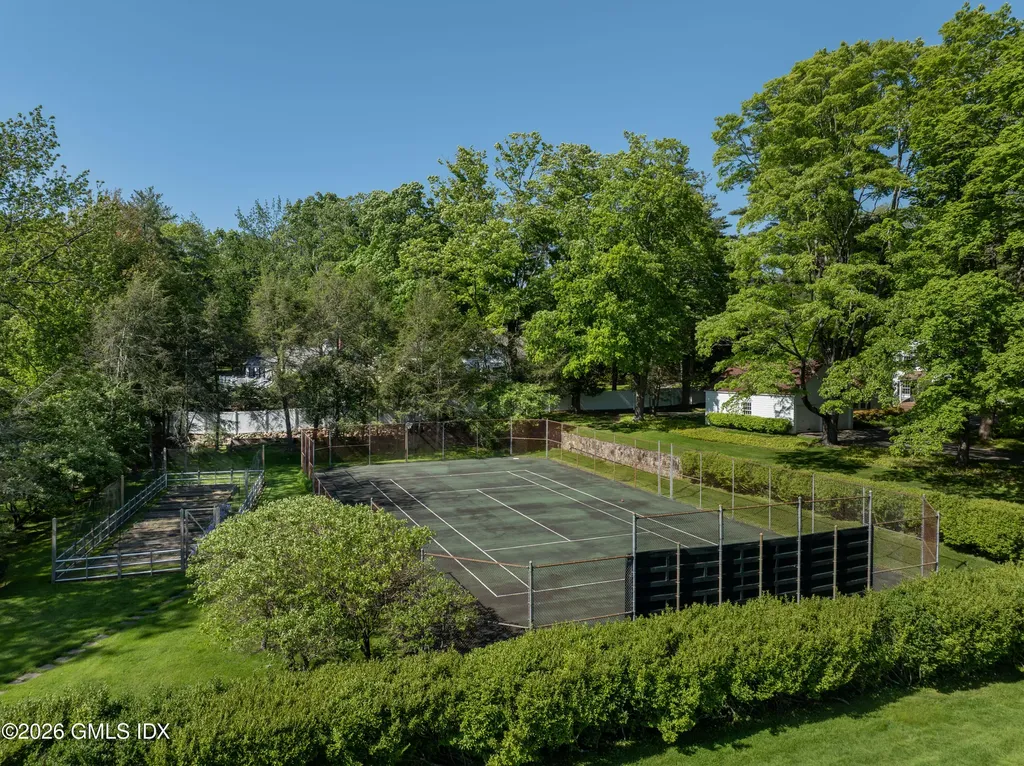 122 Round Hill Road Greenwich CT 06831