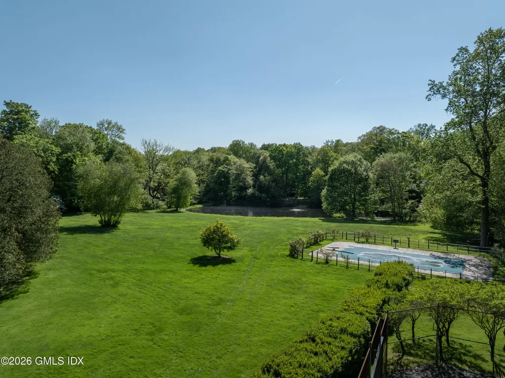 122 Round Hill Road Greenwich CT 06831