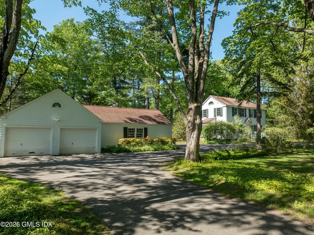 122 Round Hill Road Greenwich CT 06831