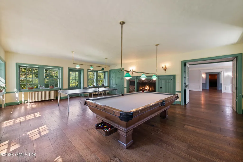 122 Round Hill Road Greenwich CT 06831
