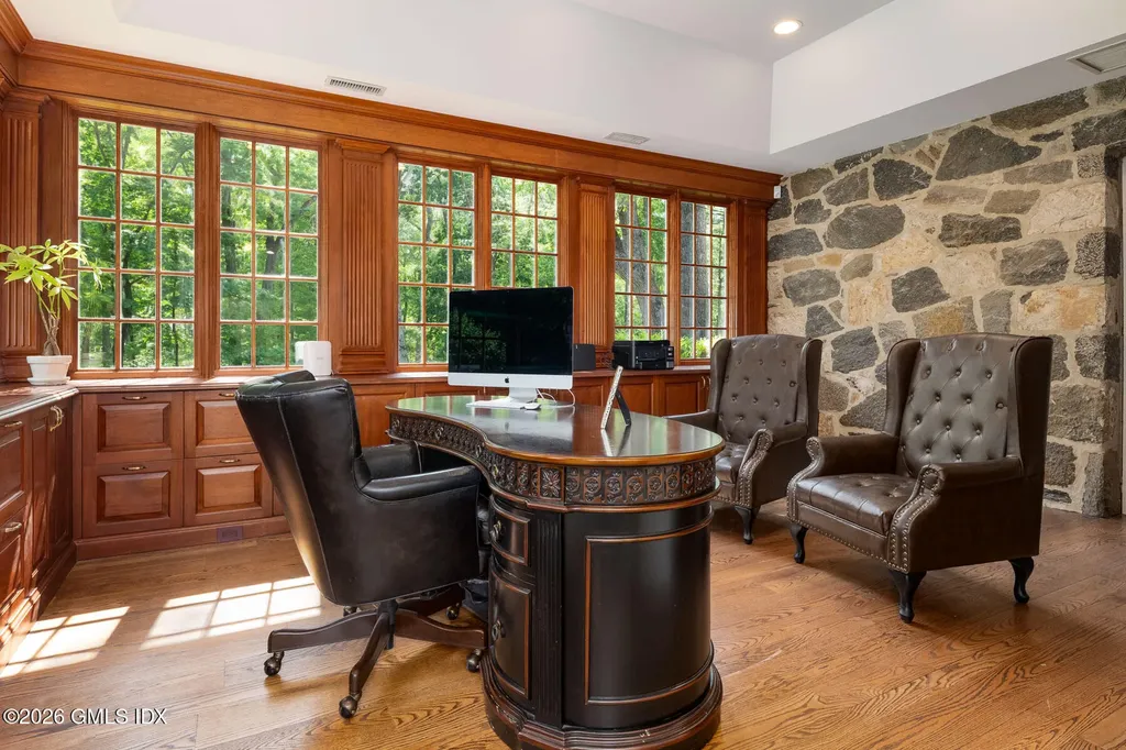 31 Sawmill Lane Greenwich CT 06830