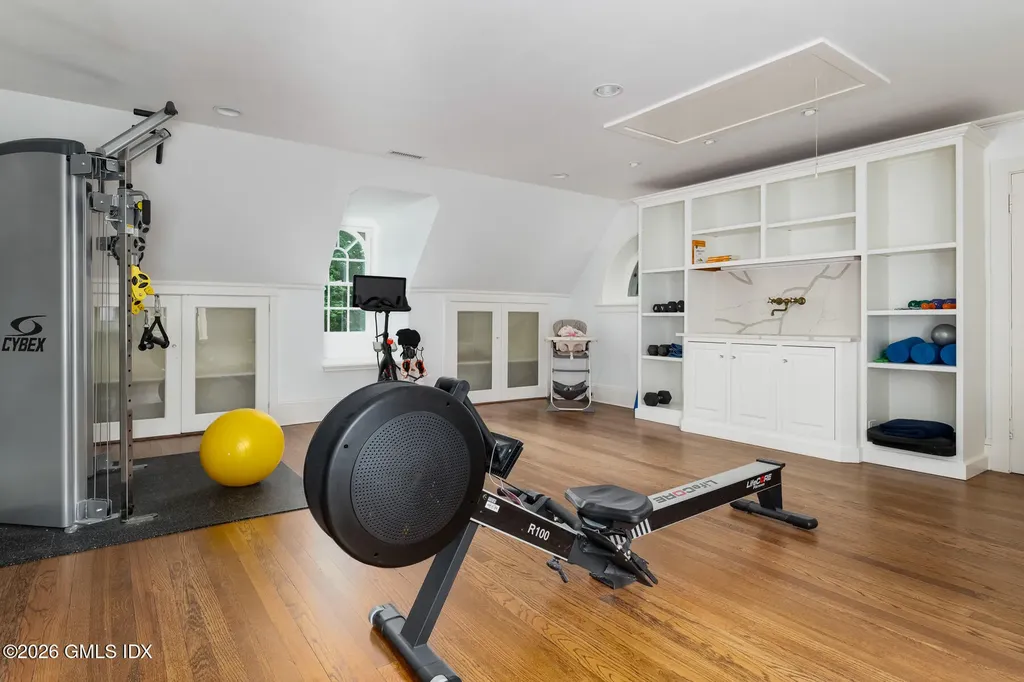 31 Sawmill Lane Greenwich CT 06830
