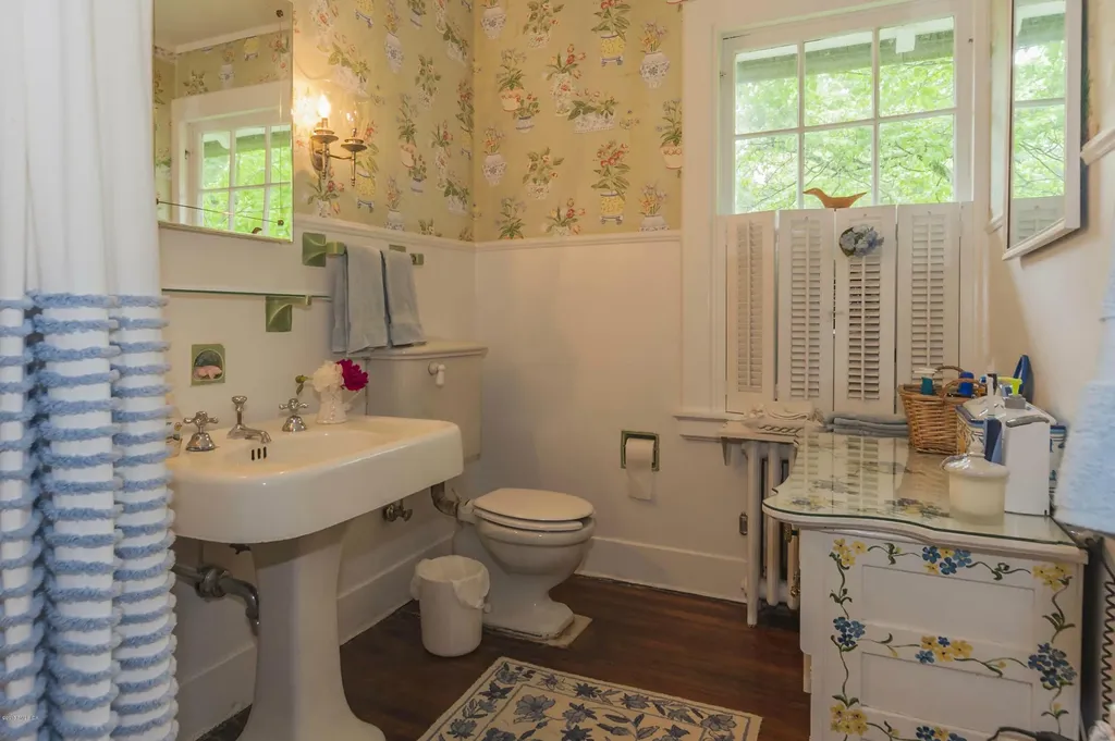 33 Hillside Road Greenwich CT 06830