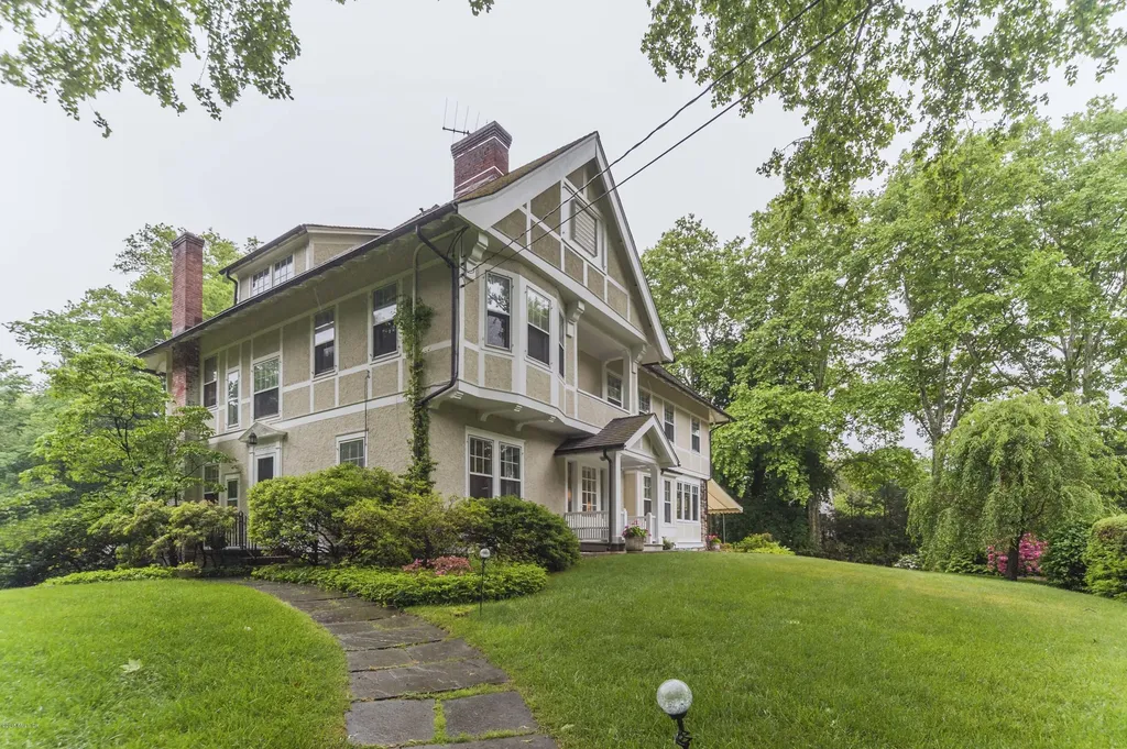 33 Hillside Road Greenwich CT 06830