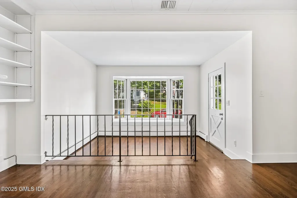48 Rockmere Avenue Old Greenwich CT 06870