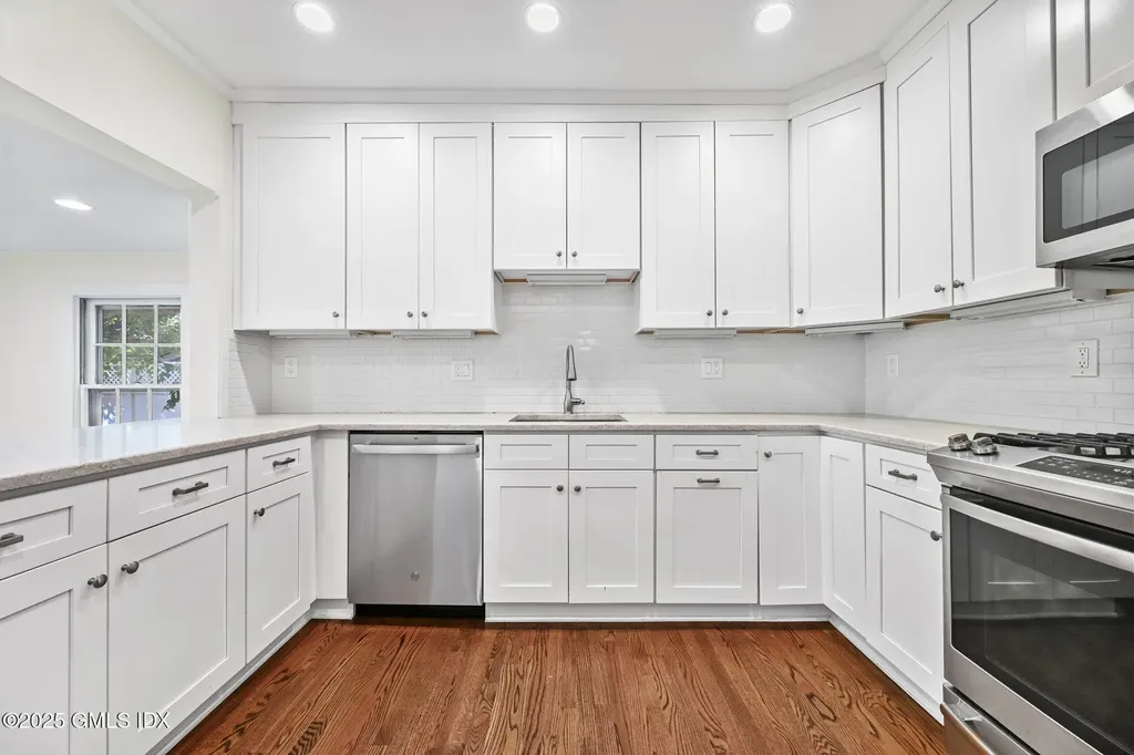 48 Rockmere Avenue Old Greenwich CT 06870
