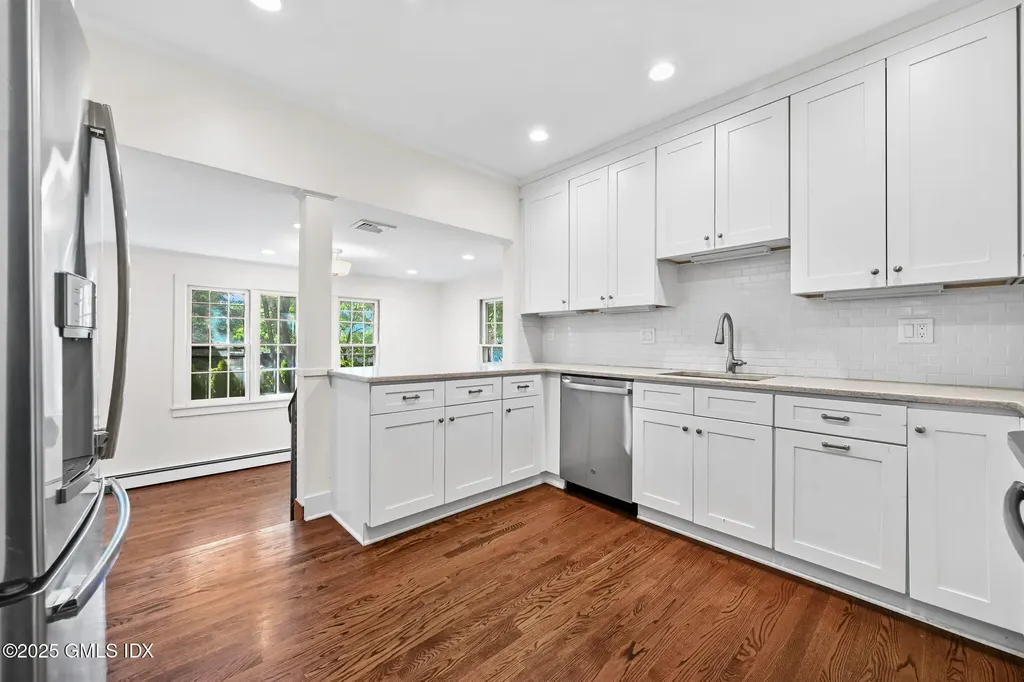 48 Rockmere Avenue Old Greenwich CT 06870