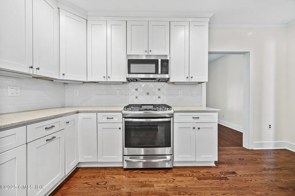 48 Rockmere Avenue Old Greenwich CT 06870
