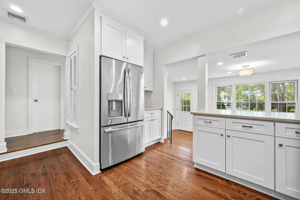 48 Rockmere Avenue Old Greenwich CT 06870