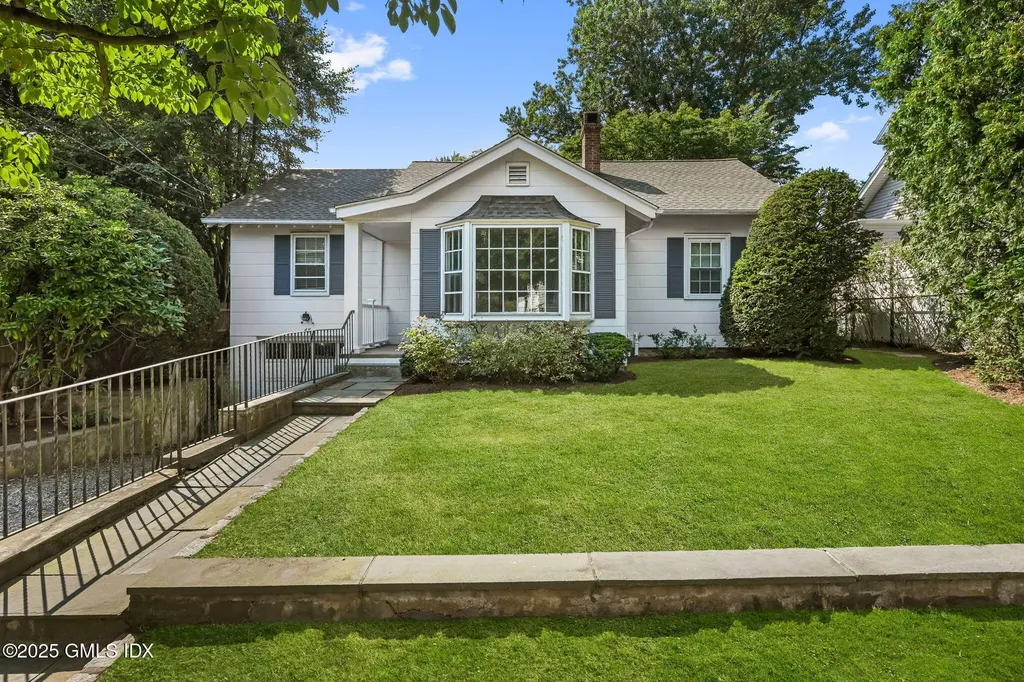 48 Rockmere Avenue Old Greenwich CT 06870