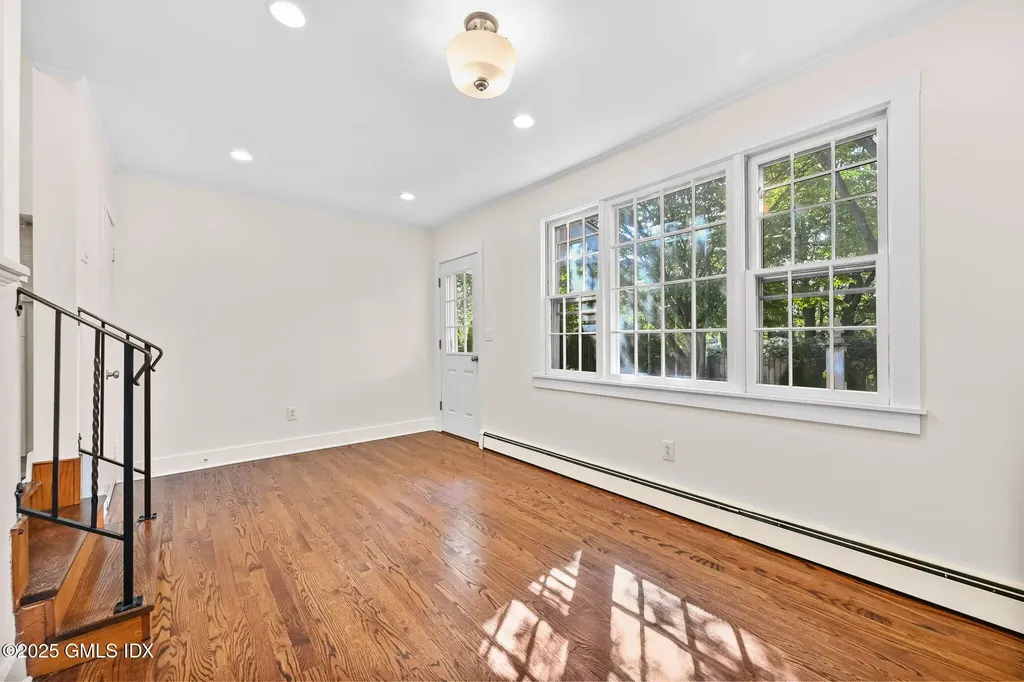 48 Rockmere Avenue Old Greenwich CT 06870