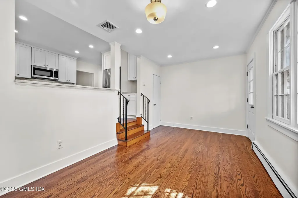 48 Rockmere Avenue Old Greenwich CT 06870
