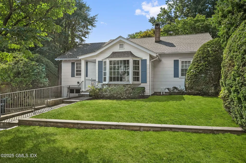 48 Rockmere Avenue Old Greenwich CT 06870