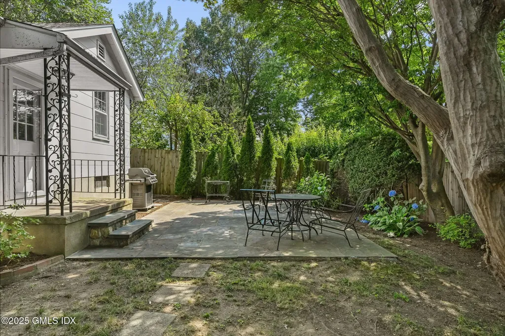 48 Rockmere Avenue Old Greenwich CT 06870