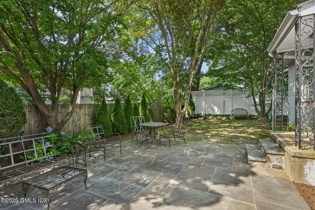 48 Rockmere Avenue Old Greenwich CT 06870