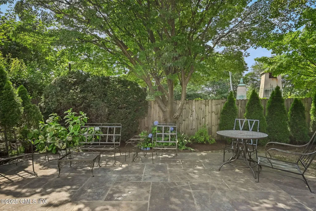 48 Rockmere Avenue Old Greenwich CT 06870