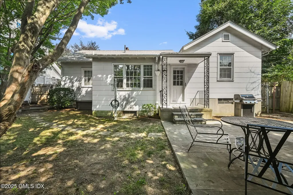 48 Rockmere Avenue Old Greenwich CT 06870