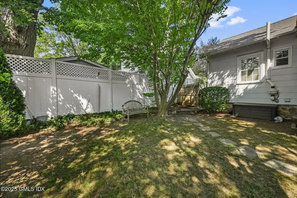 48 Rockmere Avenue Old Greenwich CT 06870