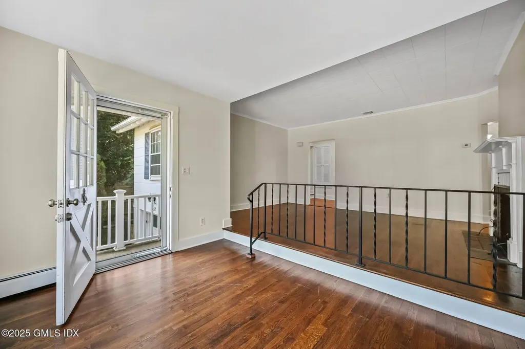 48 Rockmere Avenue Old Greenwich CT 06870