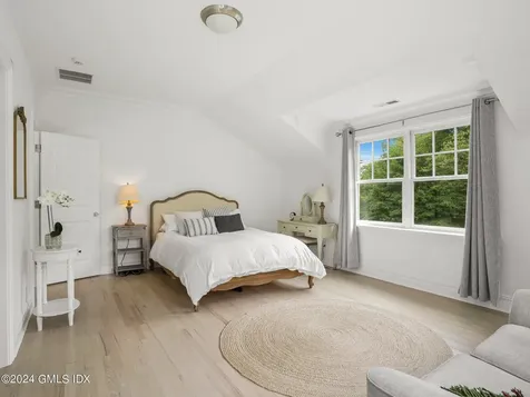 16 Laddins Rock Road Old Greenwich CT 06870
