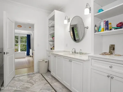 16 Laddins Rock Road Old Greenwich CT 06870