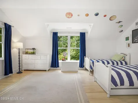 16 Laddins Rock Road Old Greenwich CT 06870