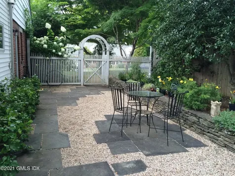 25 Arnold Street Old Greenwich CT 06870