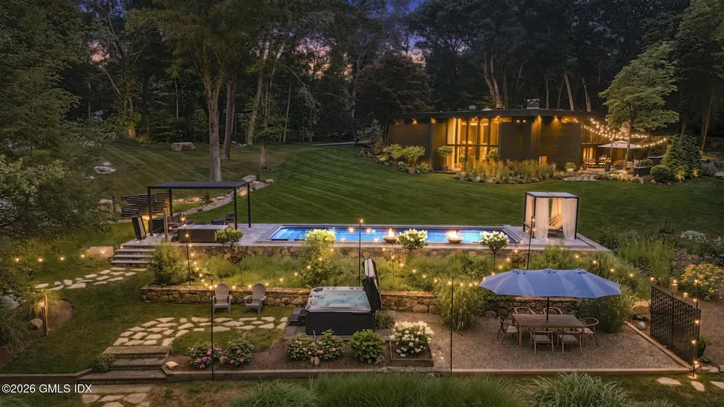 17 Pine Ridge Road Woodbridge CT 06525