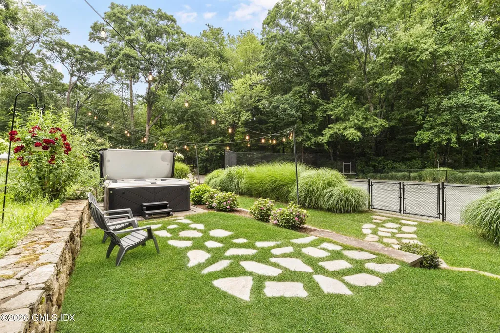 17 Pine Ridge Road Woodbridge CT 06525