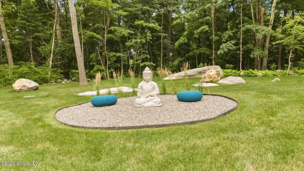 17 Pine Ridge Road Woodbridge CT 06525