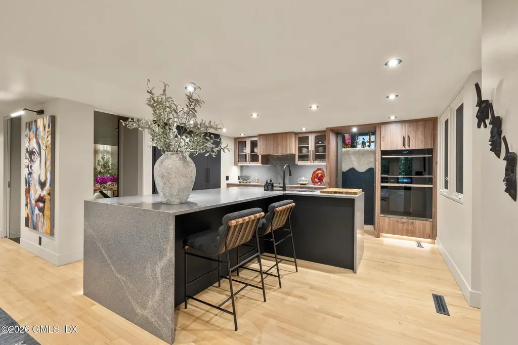 17 Pine Ridge Road Woodbridge CT 06525