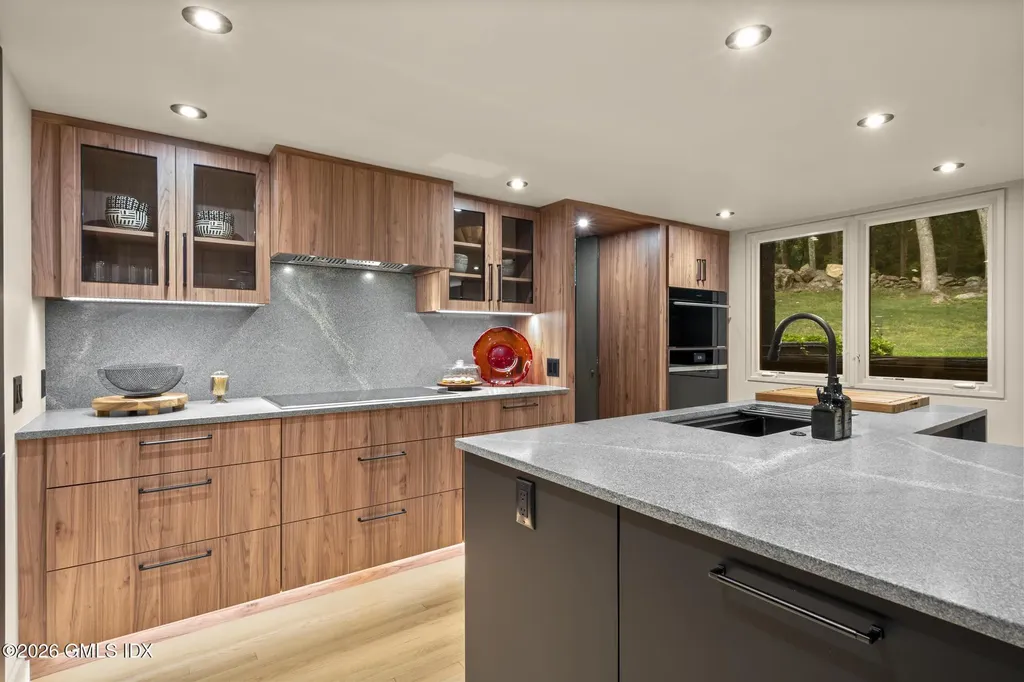 17 Pine Ridge Road Woodbridge CT 06525