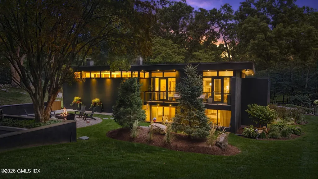17 Pine Ridge Road Woodbridge CT 06525